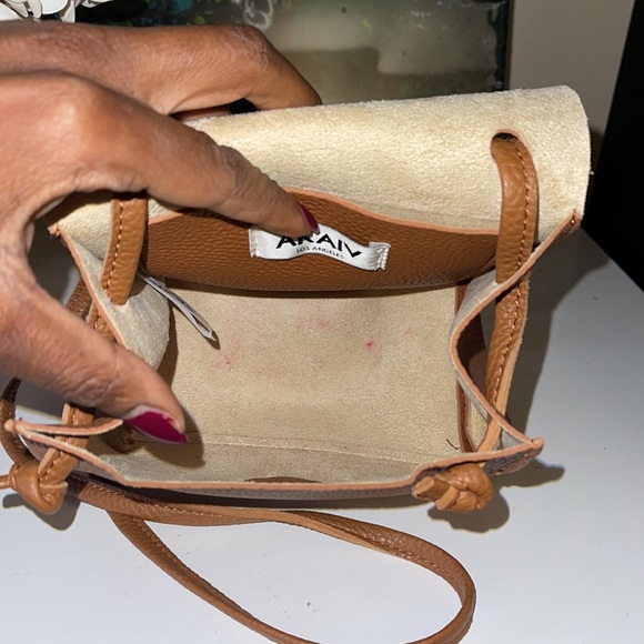 AKAIV mini crossbody - Picture 3 of 3